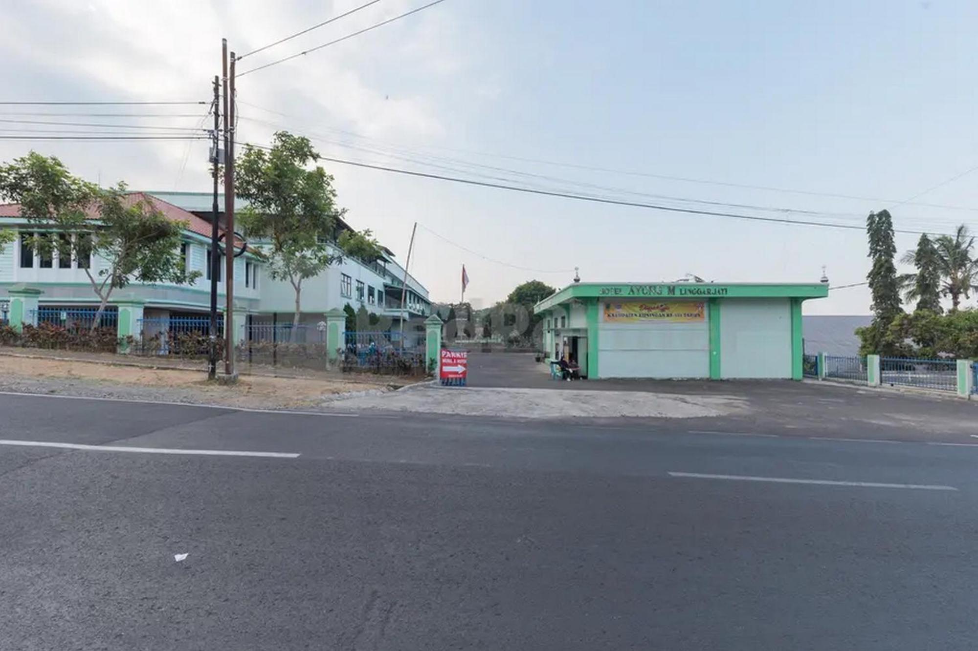 Hotel Ayong Linggarjati Kuningan Mitra Reddoorz Kültér fotó