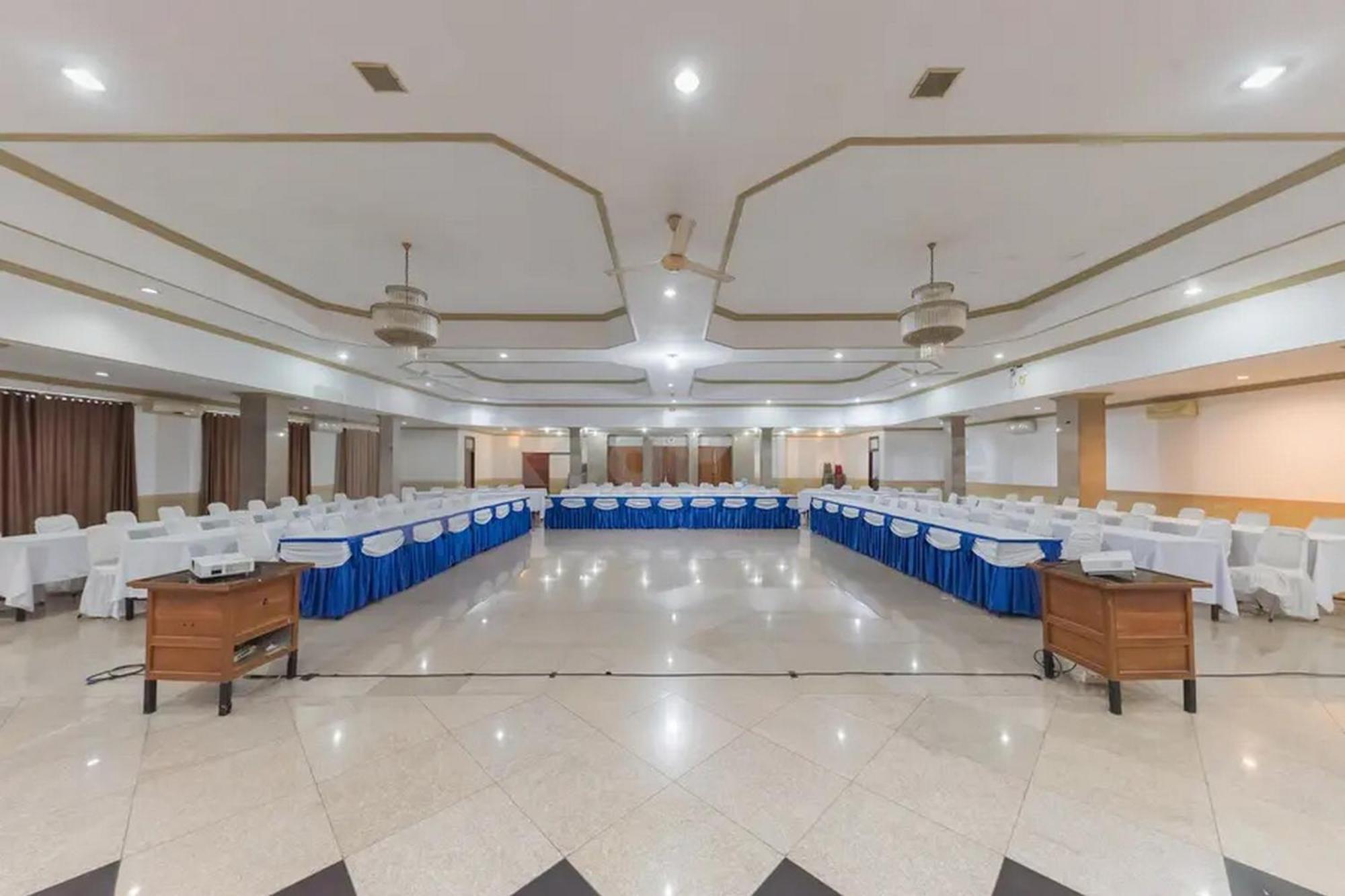 Hotel Ayong Linggarjati Kuningan Mitra Reddoorz Kültér fotó