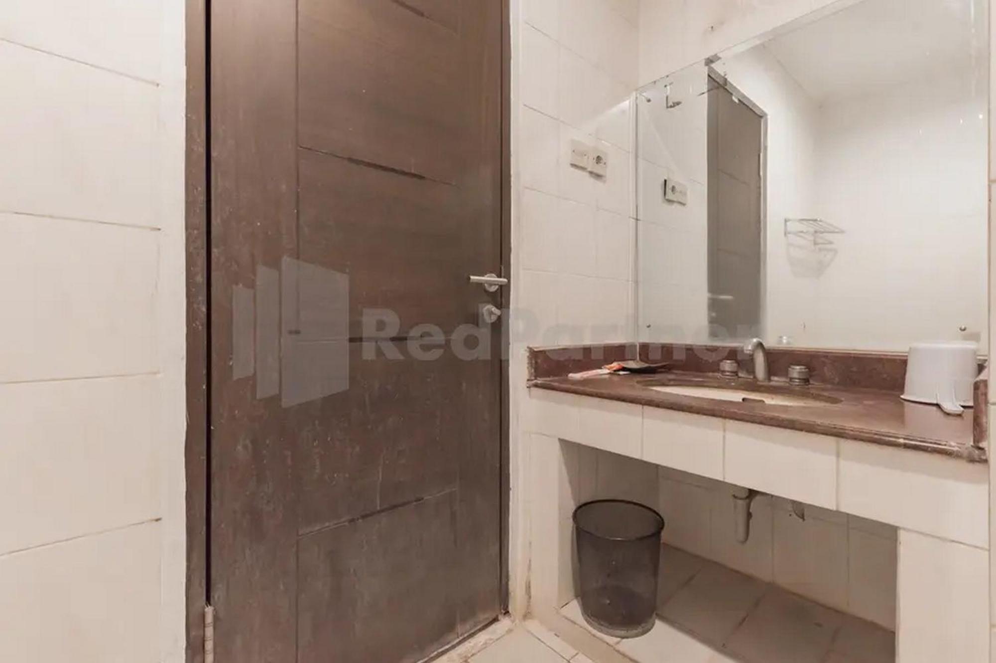 Hotel Ayong Linggarjati Kuningan Mitra Reddoorz Kültér fotó